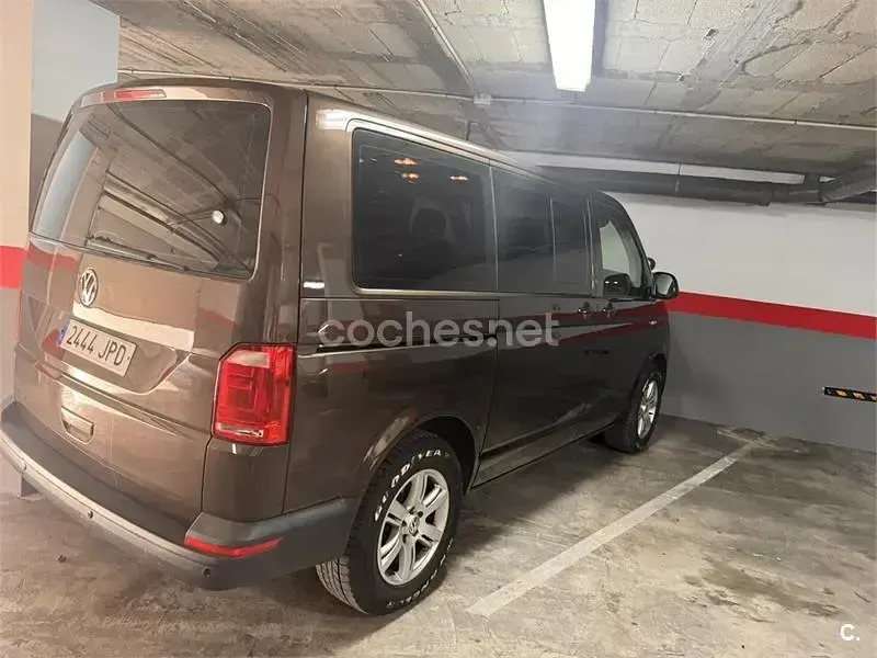 Usado VW Caravelle Comfortline 150 CV (110 kW) 2016 Marrón Van