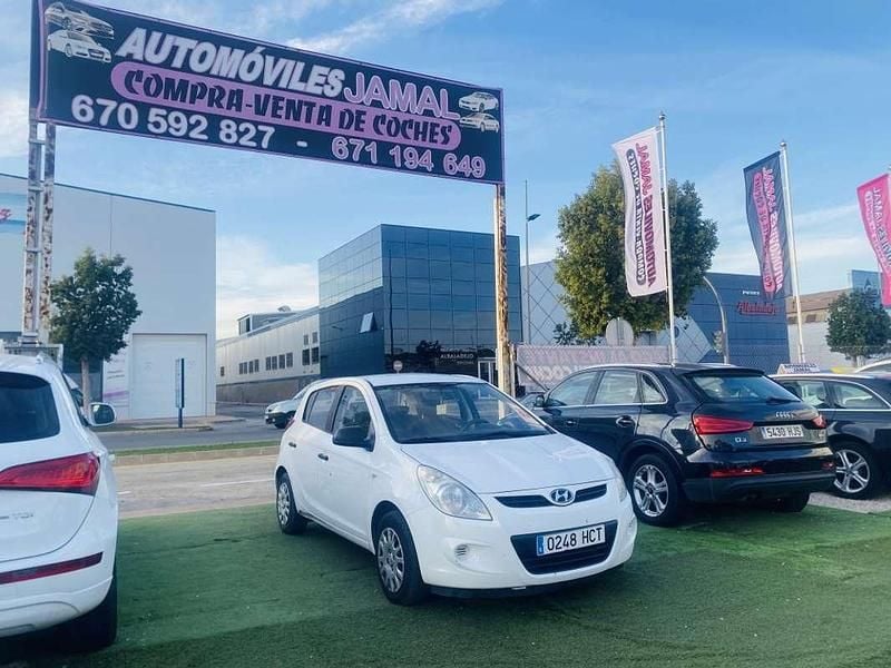 Blanco Usado 2011 Hyundai i20 Classic Utilitario | 4499 € (Precio justo) - Imagen 1/4