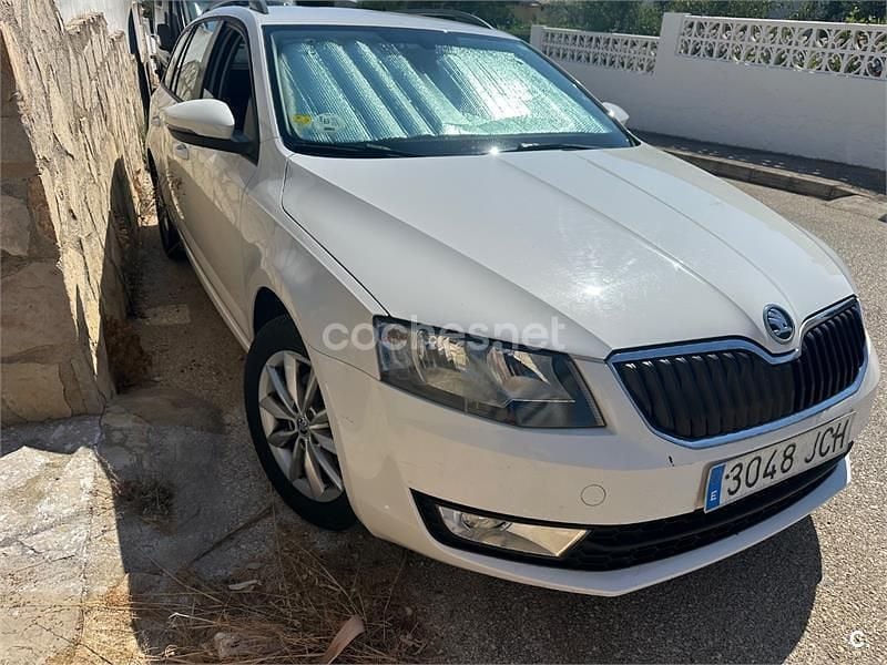 Brugt Skoda Octavia Elegance 105 HK (77 kW) 2015 Hvid Hatchback