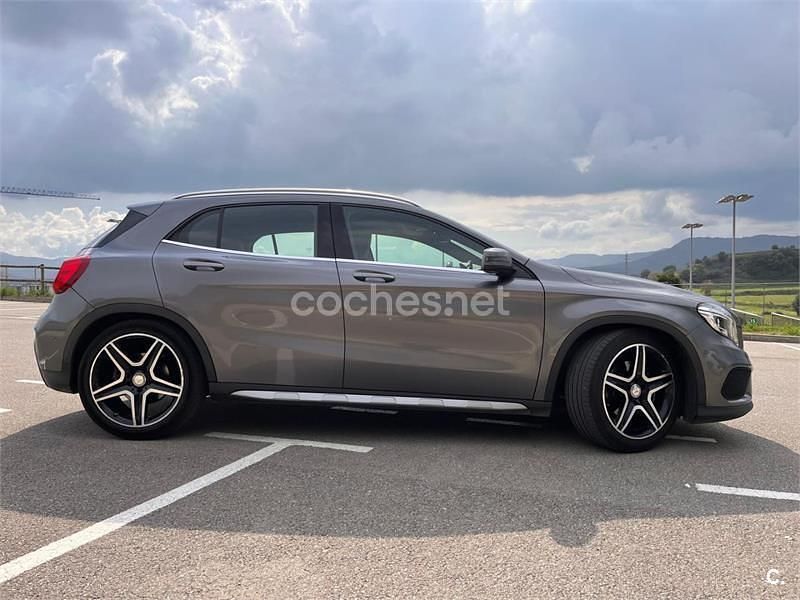 Gris / plata Usado 2016 Mercedes GLA250 AMG line SUV | 23.500 € (Caro) - Imagen 1/4