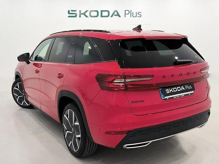 Usado Skoda Kodiaq SportLine 204 CV (150 kW) 2026 Rojo SUV