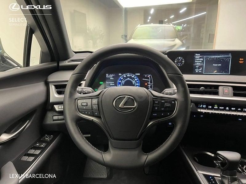 Usado Lexus UX 184 CV (135 kW) 2021 Gris / plata SUV
