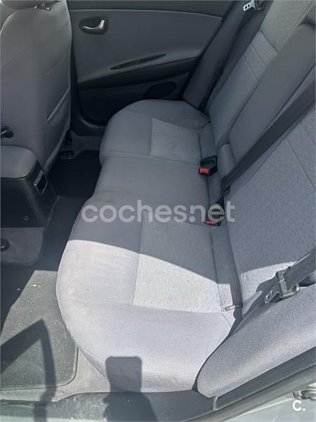 Usado Nissan Primera Acenta 109 CV (80 kW) 2003 Gris / plata Berlina