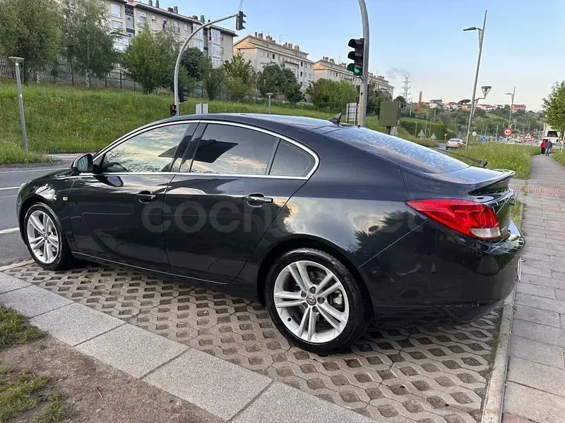 Usado Opel Insignia Selective 160 CV (117 kW) 2012 Negro Berlina