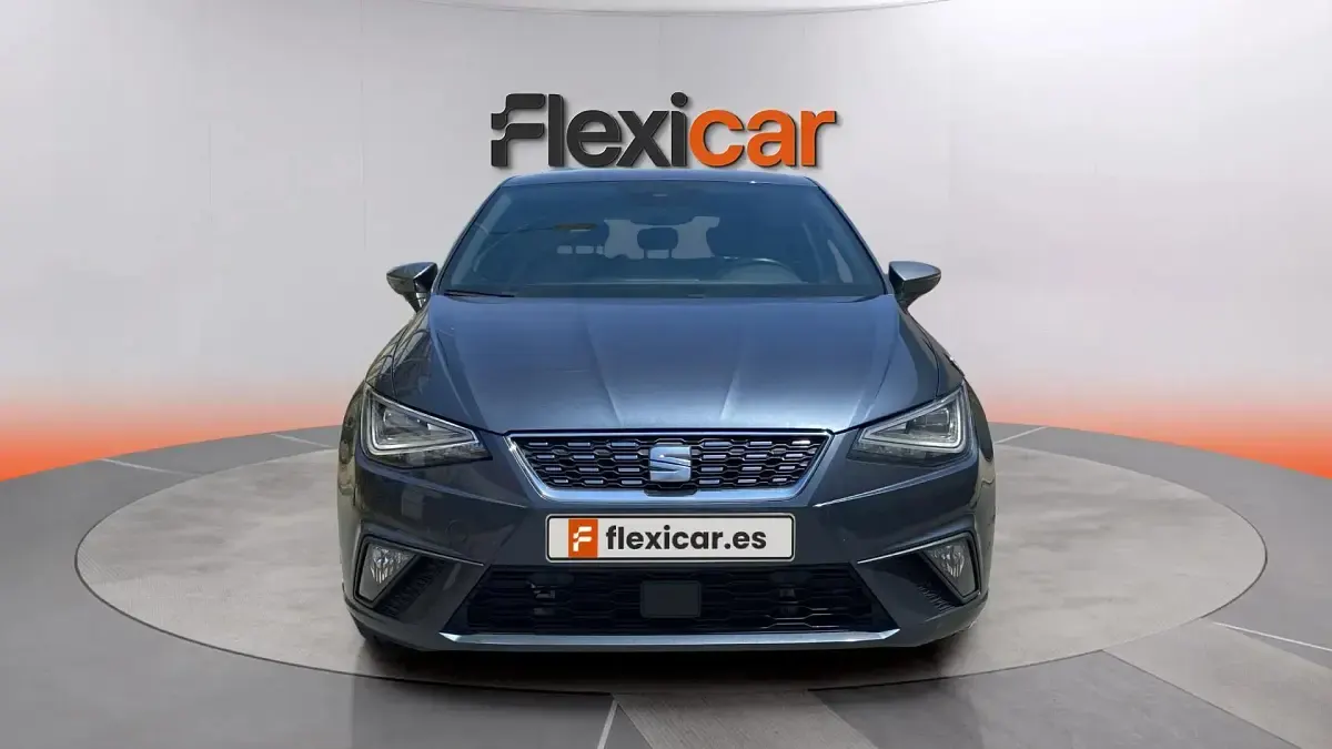 Usado Seat Ibiza 116 CV (85 kW) 2024 Gris Utilitario