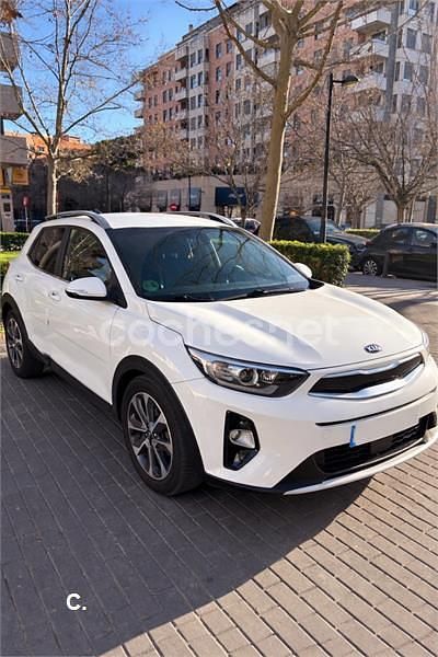Usado Kia Stonic 100 CV (73 kW) 2019 Blanco SUV