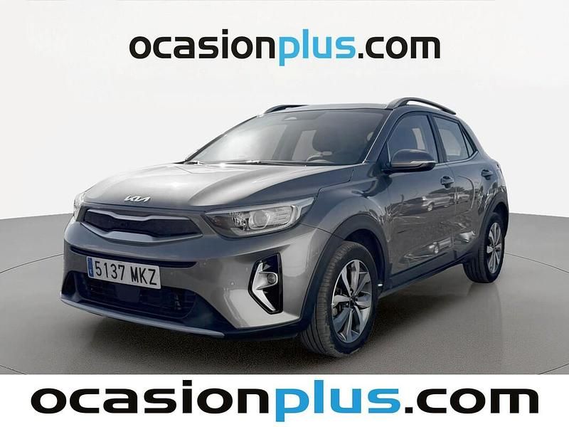 Usado Kia Stonic 120 CV (88 kW) 2023 Gris SUV