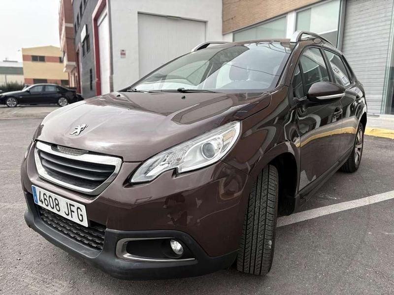 Usado Peugeot 2008 Active 99 CV (72 kW) 2016 Marrón SUV