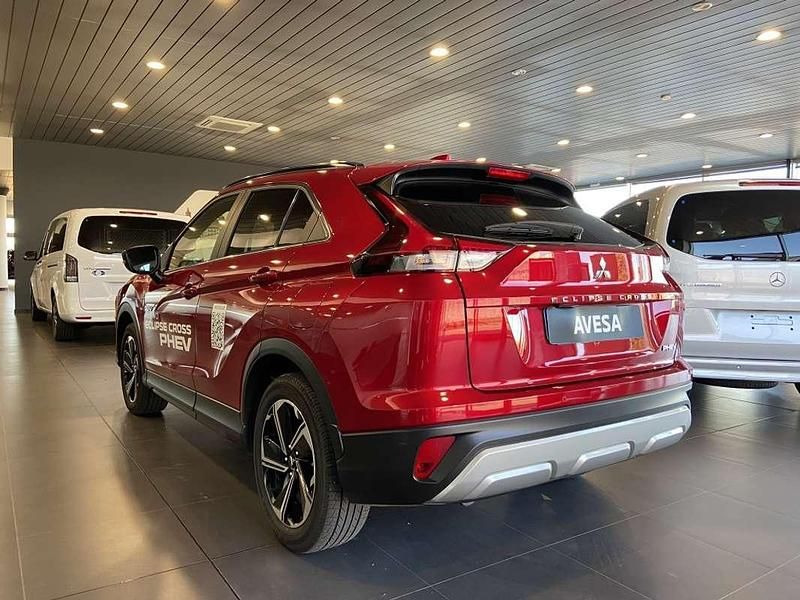 Usado Mitsubishi Eclipse Cross 188 CV (138 kW) 2024 Rojo SUV
