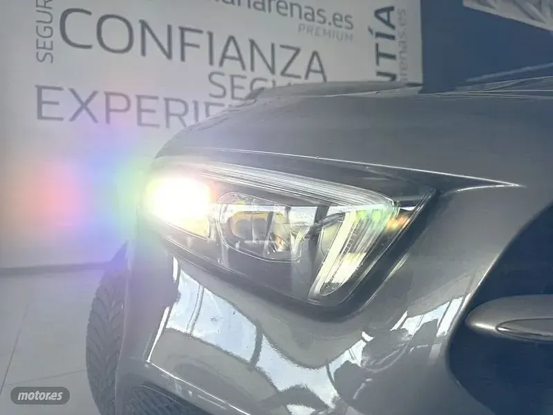 Usado Mercedes A180 116 CV (85 kW) 2022 Gris Berlina