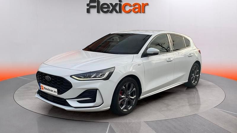 Usado Ford Focus ST-Line X 125 CV (91 kW) 2023 Blanco Familiar