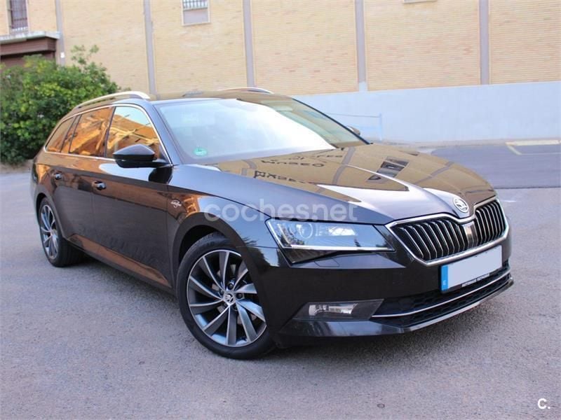 Usado Skoda Superb 150 CV (110 kW) 2017 Familiar