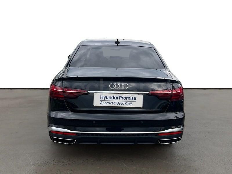 Usado Audi A4 Advanced Plus 136 CV (100 kW) 2021 Negro Berlina