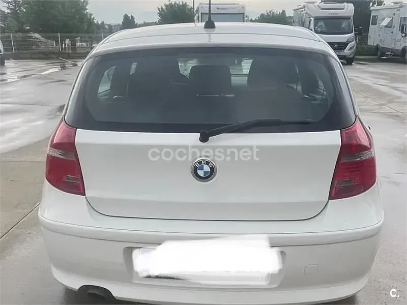 Usado BMW 116 Comfort Edition 115 CV (84 kW) 2010 Blanco Utilitario