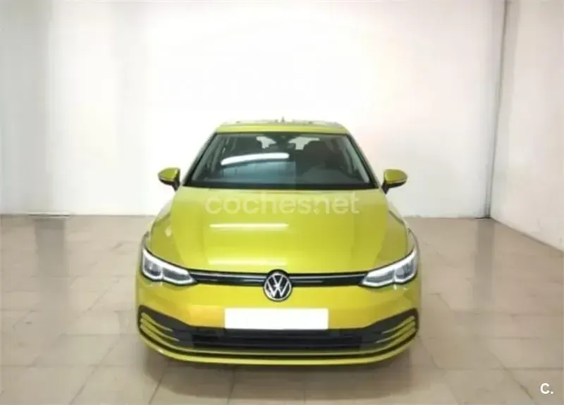 Usado VW Golf VII Life 115 CV (84 kW) 2020 Amarillo Berlina