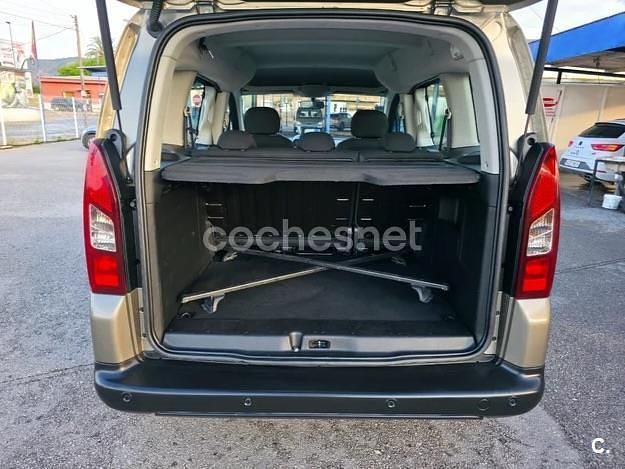 Gris / plata Usado 2015 Peugeot Partner Tepee Active Monovolumen | 8300 € (Precio justo) - Imagen 1/4