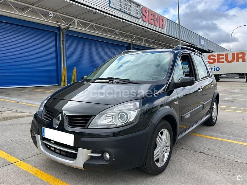 Usado Renault Grand Scénic II Dynamique 130 CV (95 kW) 2008 Negro Monovolumen