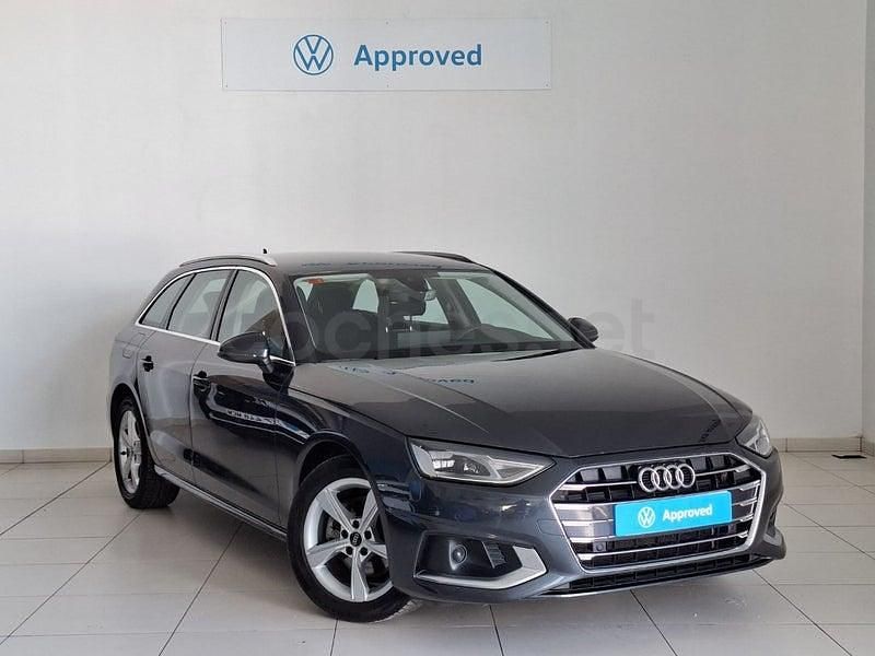 Usado Audi A4 Advanced Plus 136 CV (100 kW) 2021 Gris / plata Familiar