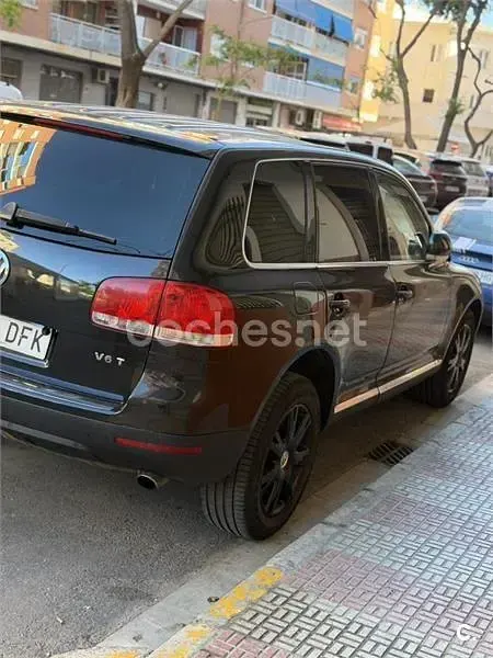 Usado VW Touareg 225 CV (165 kW) 2005 Negro SUV