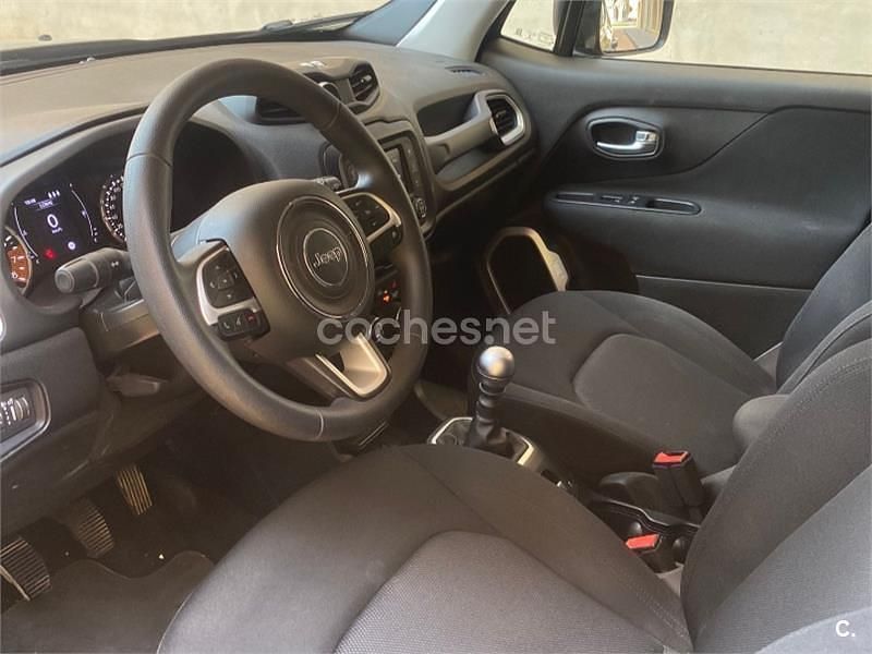 Usado Jeep Renegade Sport 120 CV (88 kW) 2019 Gris / plata SUV