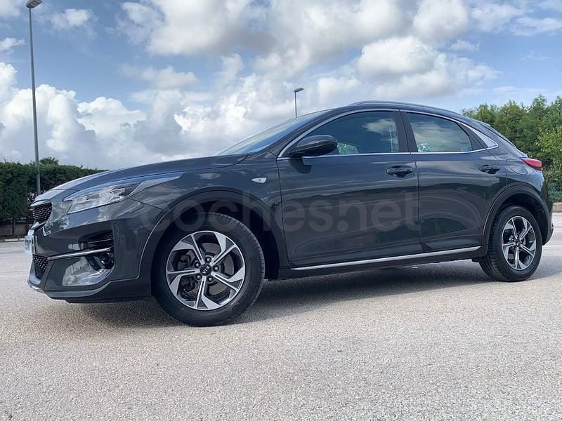 Usado Kia XCeed 120 CV (88 kW) 2021 Gris / plata SUV