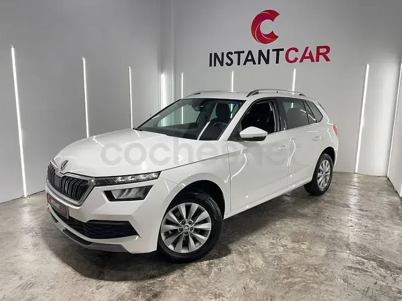 Usado Skoda Kamiq Ambition 110 CV (80 kW) 2021 Blanco SUV