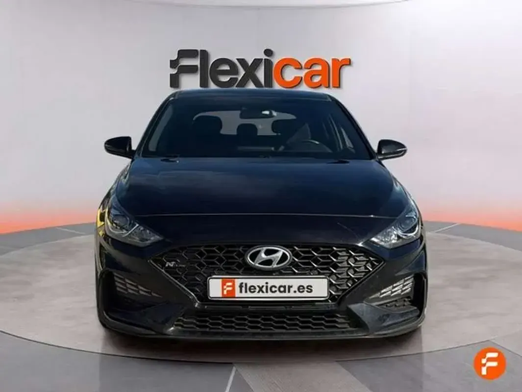Usado Hyundai i30 N Line 120 CV (88 kW) 2024 Negro Berlina