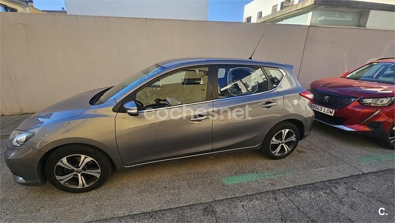 Usado Nissan Pulsar Acenta 110 CV (80 kW) 2018 Gris / plata Berlina