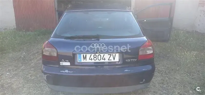 Usado Audi A3 Ambition 110 CV (80 kW) 2000 Azul Utilitario