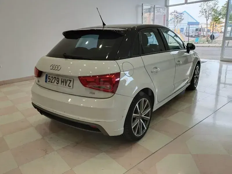 Usado Audi A1 Sportback Attraction 90 CV (66 kW) 2014 Blanco Utilitario