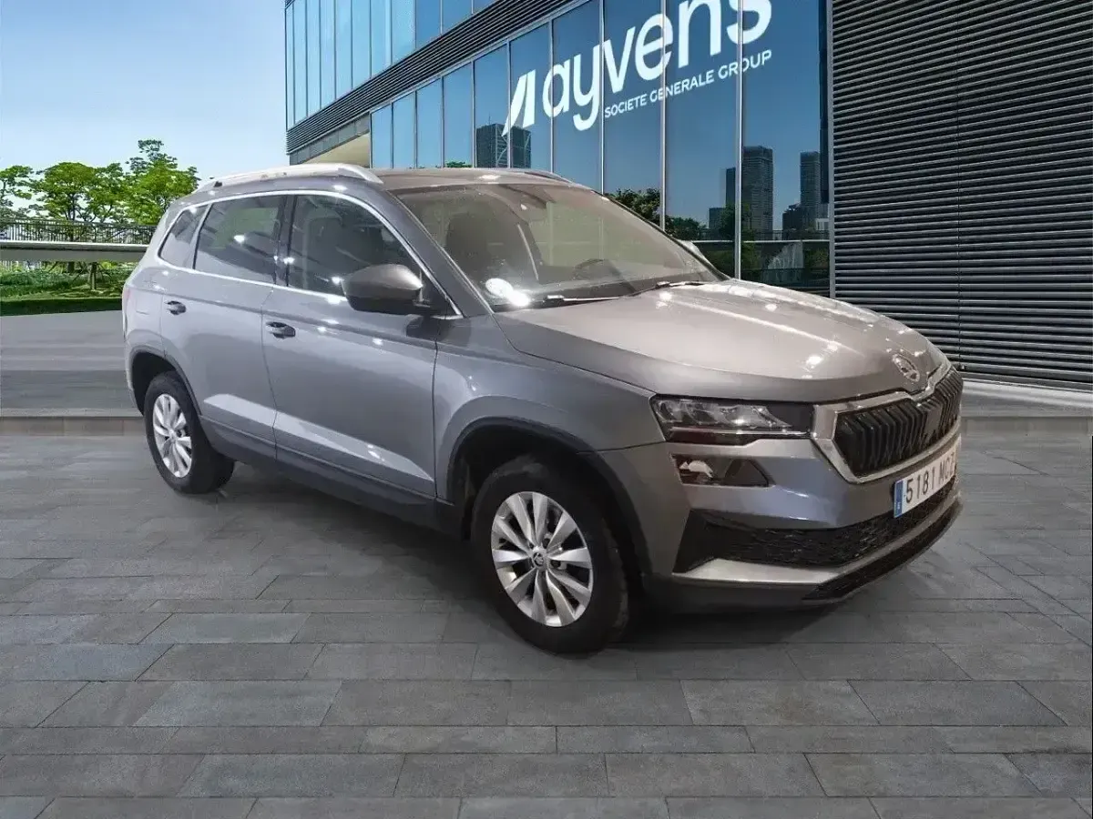 Usado Skoda Karoq Ambition 116 CV (85 kW) 2022 Gris SUV
