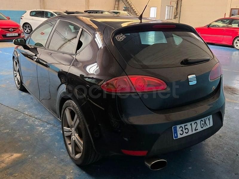Usado Seat Leon FR 170 CV (125 kW) 2009 Negro Utilitario