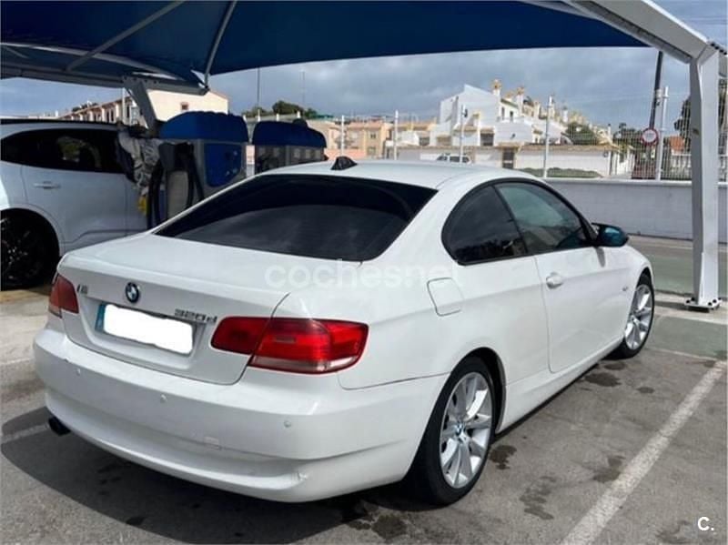 Usado BMW 320 177 HP (130 kW) 2008 Branco Coupé