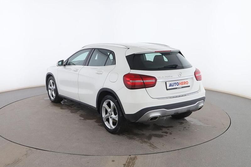 Usado Mercedes GLA200 Urban 135 CV (99 kW) 2018 Blanco SUV