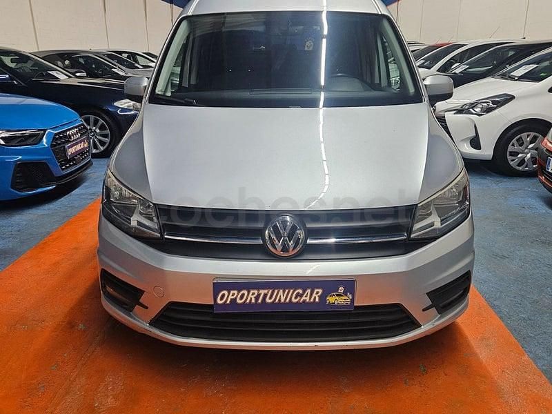 Usado VW Caddy Maxi Beach 150 CV (110 kW) 2020 Gris / plata Monovolumen