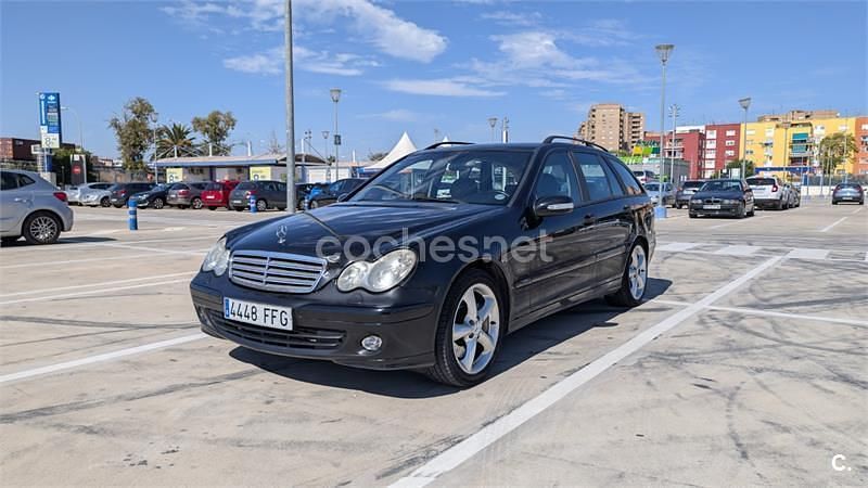 Negro Usado 2004 Mercedes C200 Classic Familiar | 4500 € (Un poco caro) - Imagen 1/4