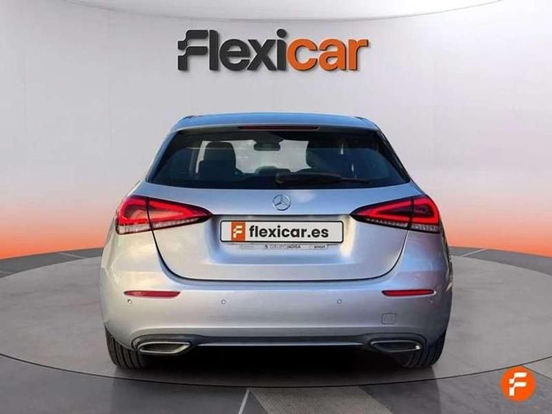 Usado Mercedes A200 136 CV (100 kW) 2019 Gris Utilitario