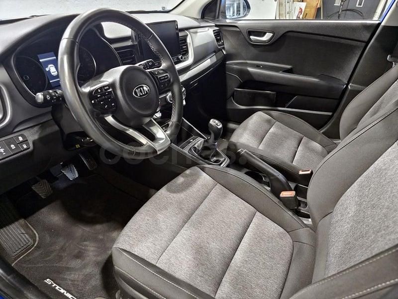 Usado Kia Stonic 100 CV (73 kW) 2022 Azul SUV