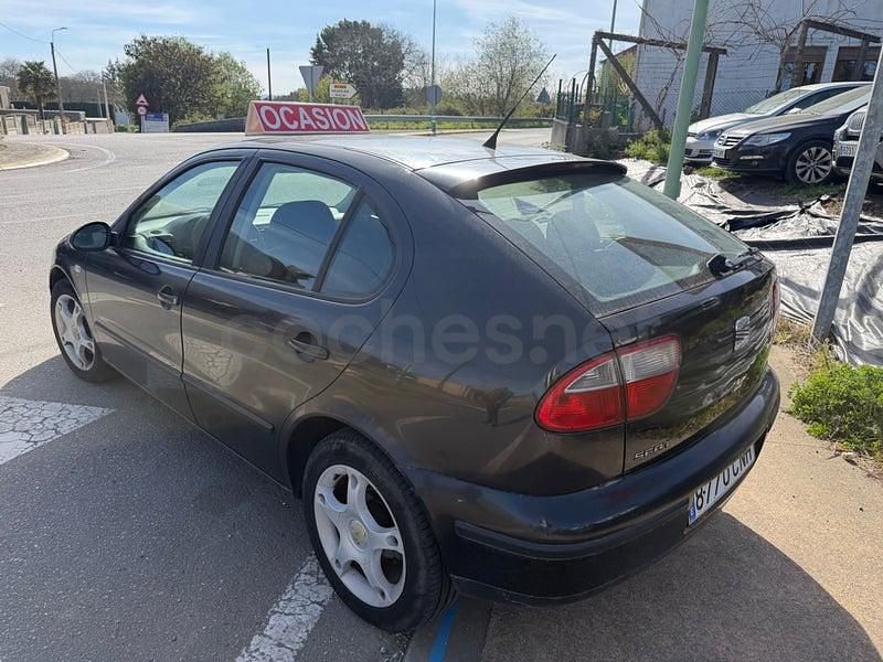 Usado Seat Leon Sport 130 CV (95 kW) 2003 Negro Utilitario