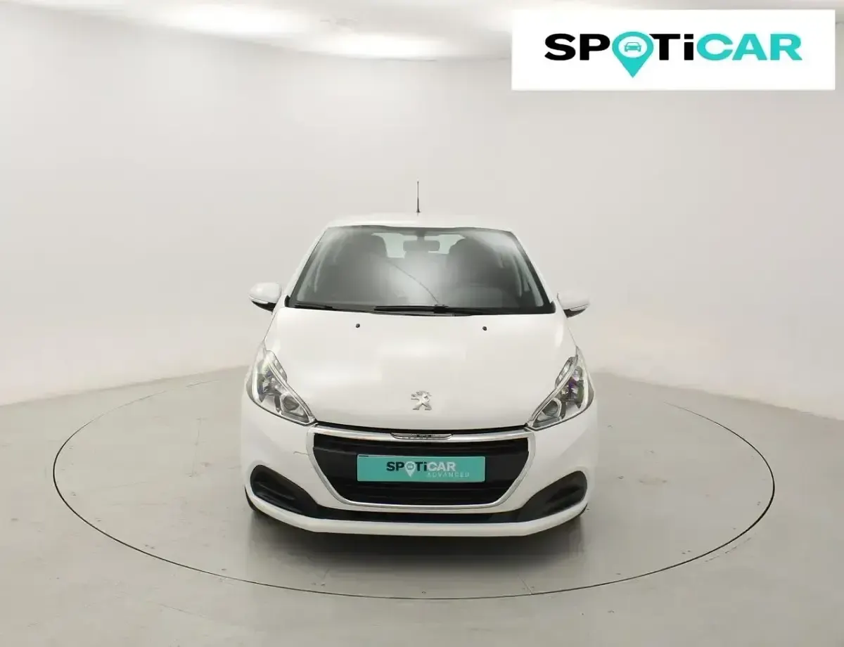 Usado Peugeot 208 Active 101 CV (74 kW) 2020 Blanco Utilitario