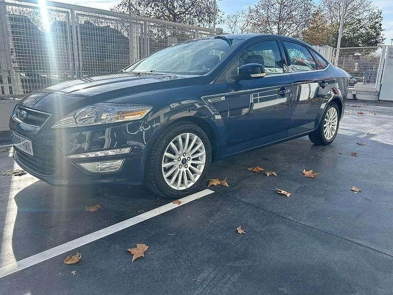 Usado Ford Mondeo Limited 140 CV (102 kW) 2012 Azul Familiar