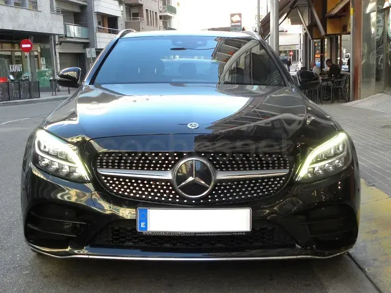 Usado Mercedes C200 160 CV (117 kW) 2019 Negro Familiar