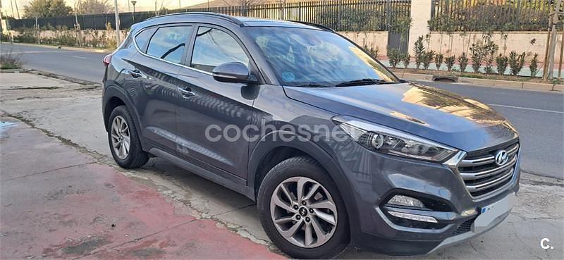 Usado Hyundai Tucson 141 CV (103 kW) 2016 Gris / plata SUV