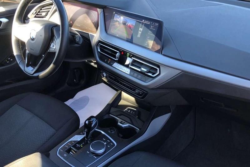 Usado BMW 118 Comfort Edition 150 CV (110 kW) 2024 Negro Utilitario