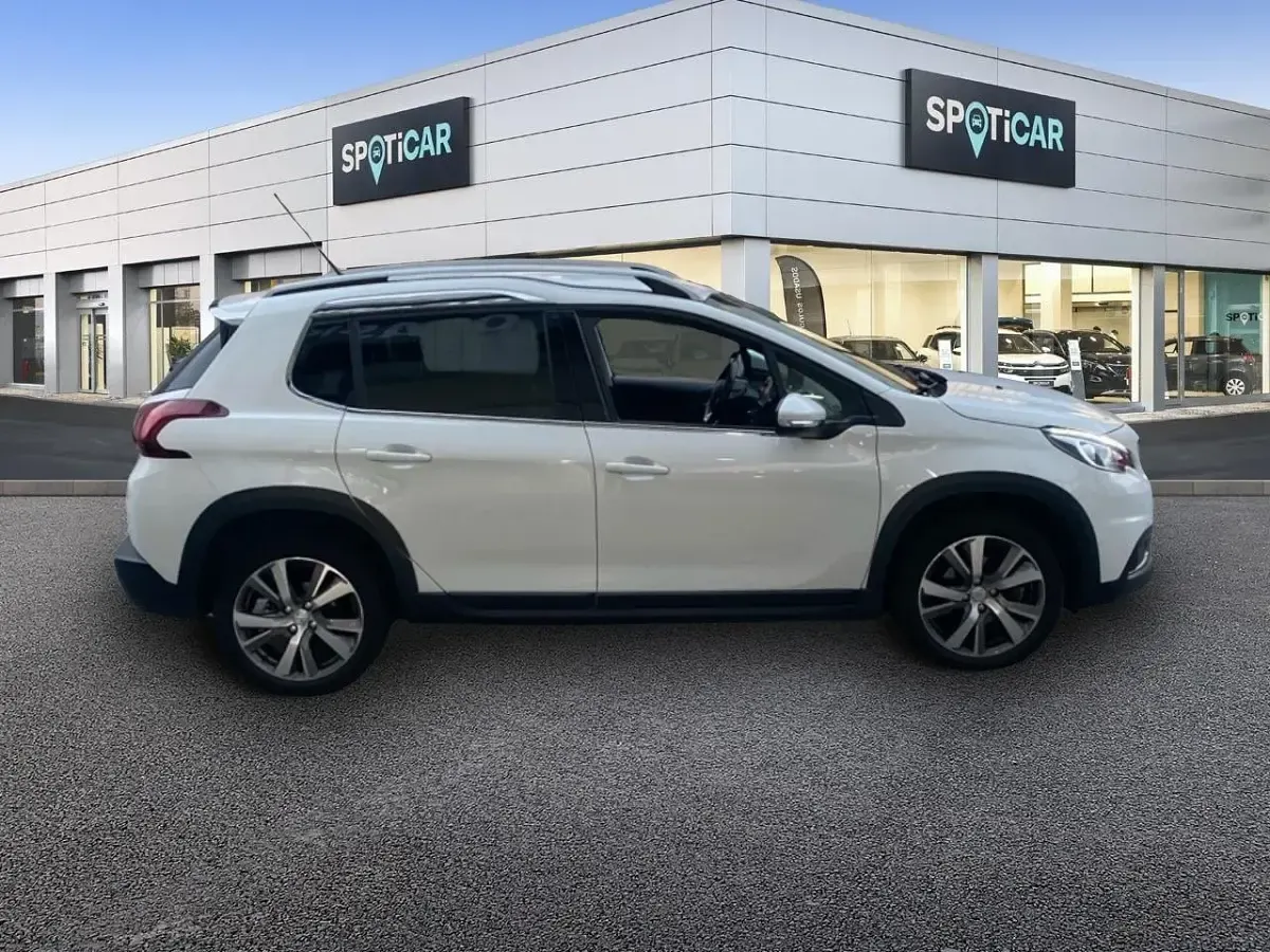 Usado Peugeot 2008 Allure 110 CV (80 kW) 2018 Blanco SUV