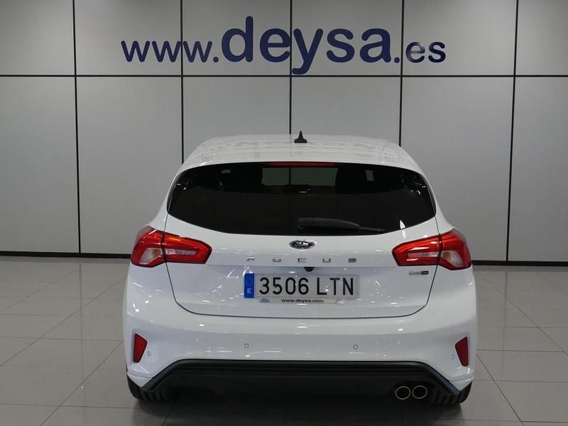 Usado Ford Focus ST-Line 125 CV (91 kW) 2021 Blanco Berlina