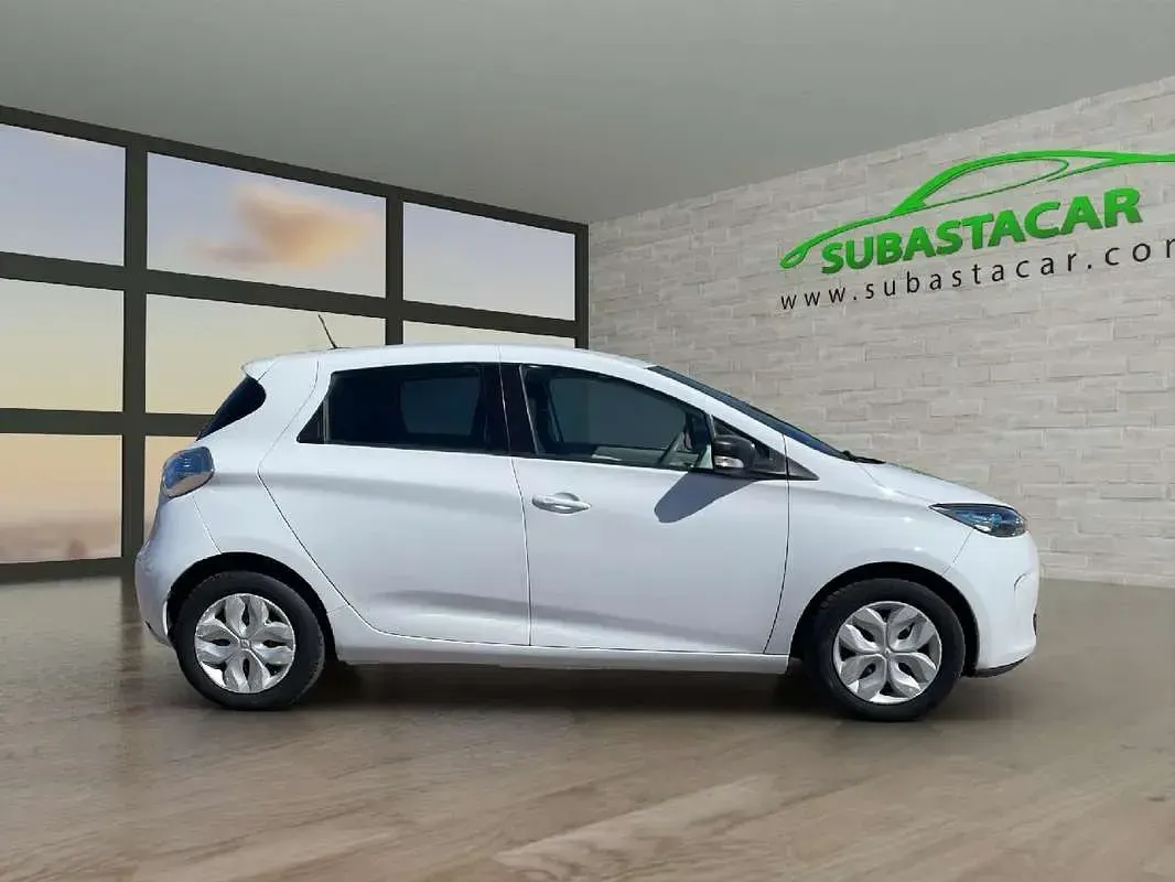 Usado Renault Zoe Life 67 kW (92 CV) 2018 Blanco Utilitario