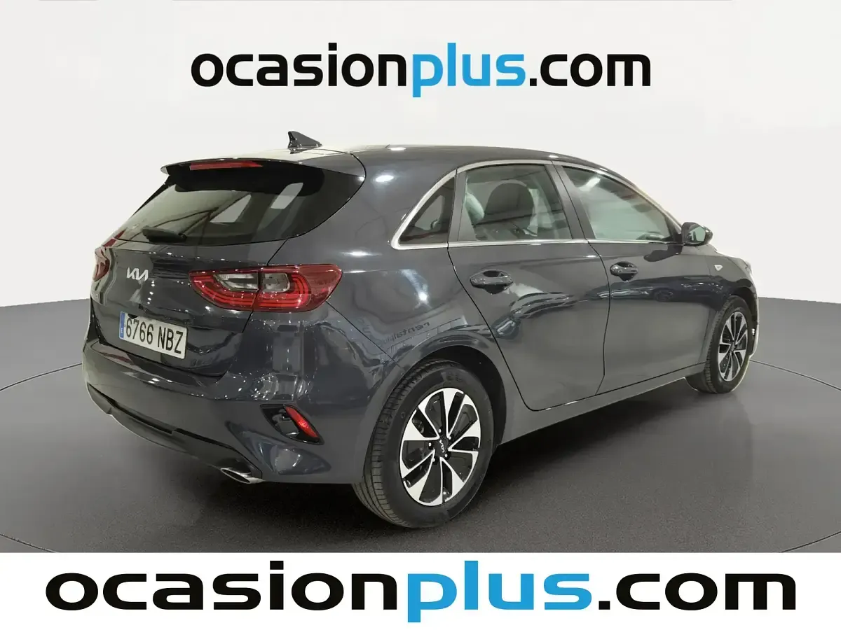 Usado Kia Ceed 100 CV (73 kW) 2025 Gris Utilitario