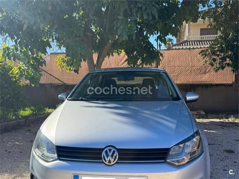 Gris / plata Usado 2014 VW Polo Advance Berlina | 8300 € (Precio justo) - Imagen 1/4