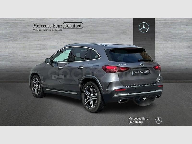 Usado Mercedes GLA200 163 CV (119 kW) 2025 Gris / plata SUV